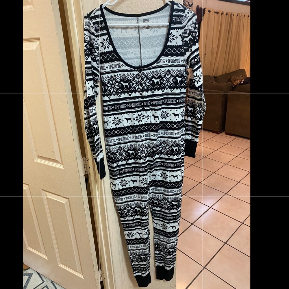 PINK Victoria’s Secret pajamas